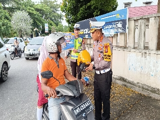 Selama dua pekan berjalan petugas gencar  dan masif sosialisasikan program Riau Tertib Berkeselamatan.(foto:ist)