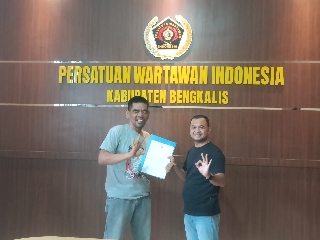 Andrias mendaftar sebagai bakal calon PWI Kabupaten Bengkalis.(foto:ist)