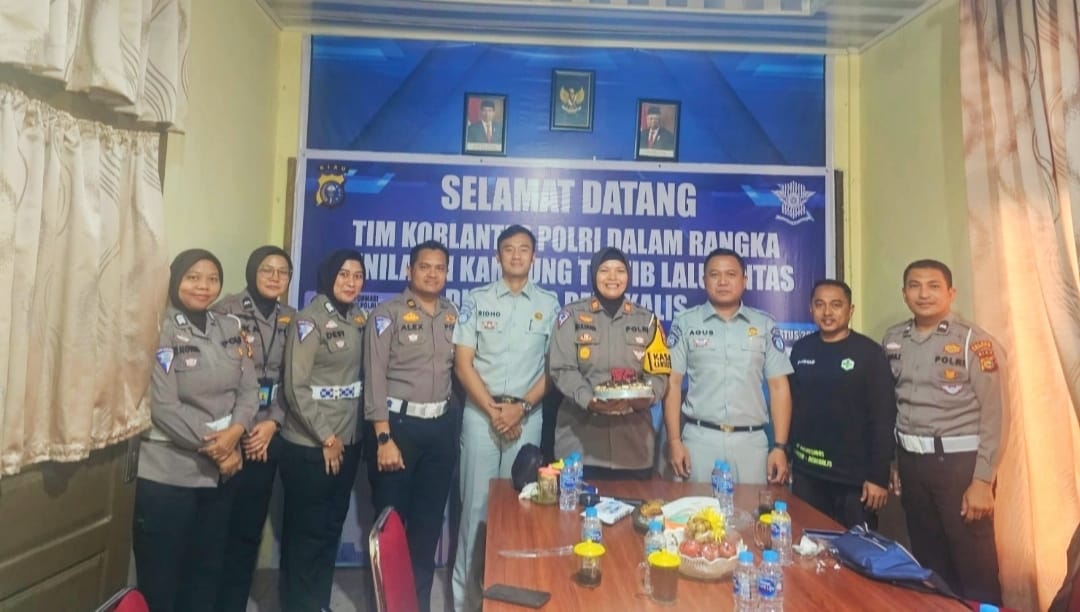 Kepala Perwakilan TK II Jasa Raharja Dumai Made agus Widyantara berkunjung ke Kantor Satlantas Polres Bengkalis, (foto:ist)
