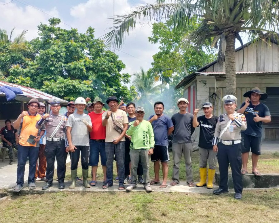 Cooling system Polantas Polres Bengkalis di Kelurahan Babussalam, Mandau.(foto:ist)