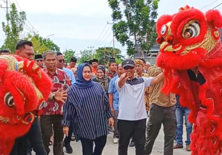 Paslon KBS disambut dengan tarian Barongsai.(foto:ist)