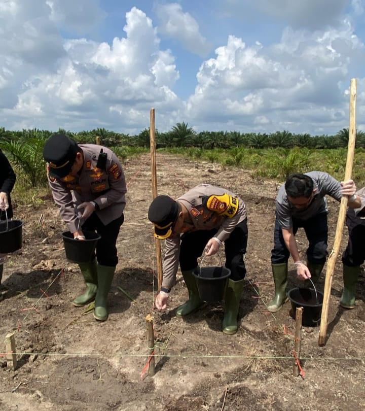 Penanaman jagung dukung Asta Cita Presiden RI di wilayah hukum Polsek Mandau.(foto: ist)