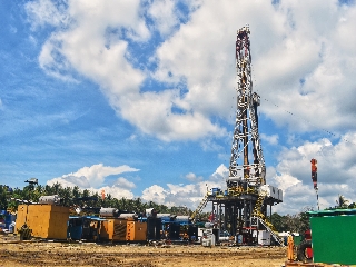 Rig pengeboran Pertamina Drilling di lokasi kerja.(foto: ist)